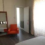 לינה וארוחת בוקר La Maison Bleue Trentemoult Rezé