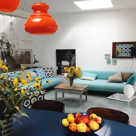 La Maison Bleue Trentemoult Bed & Breakfast