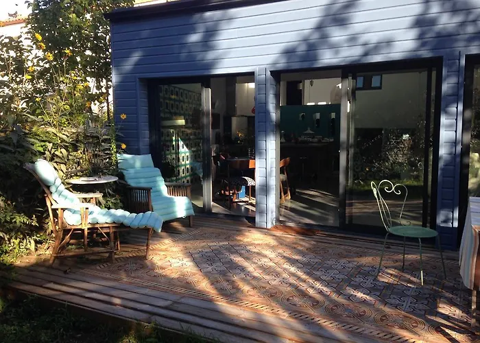 La Maison Bleue Couette-café