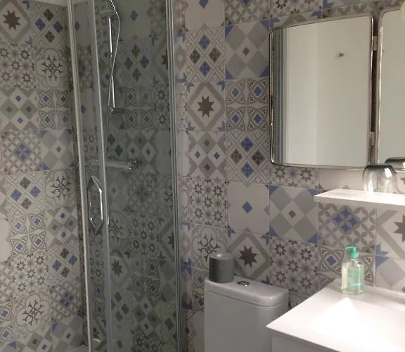 La Maison Bleue Couette-café